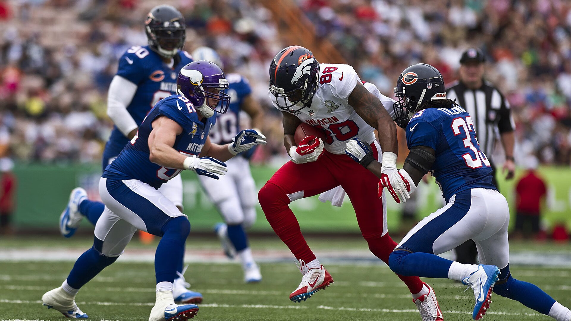 “马科斯·莫奇的全场覆盖与领导能力，助力美洲狮队建立强大防线”