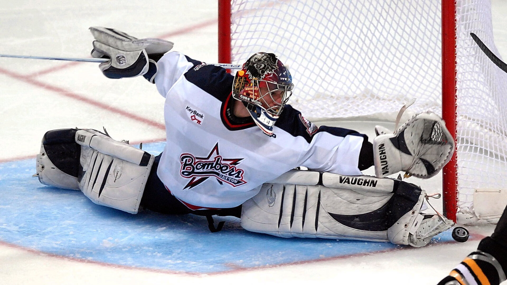 球员伤愈复出状态良好训练中展现积极态度与稳定发挥，球队伤病