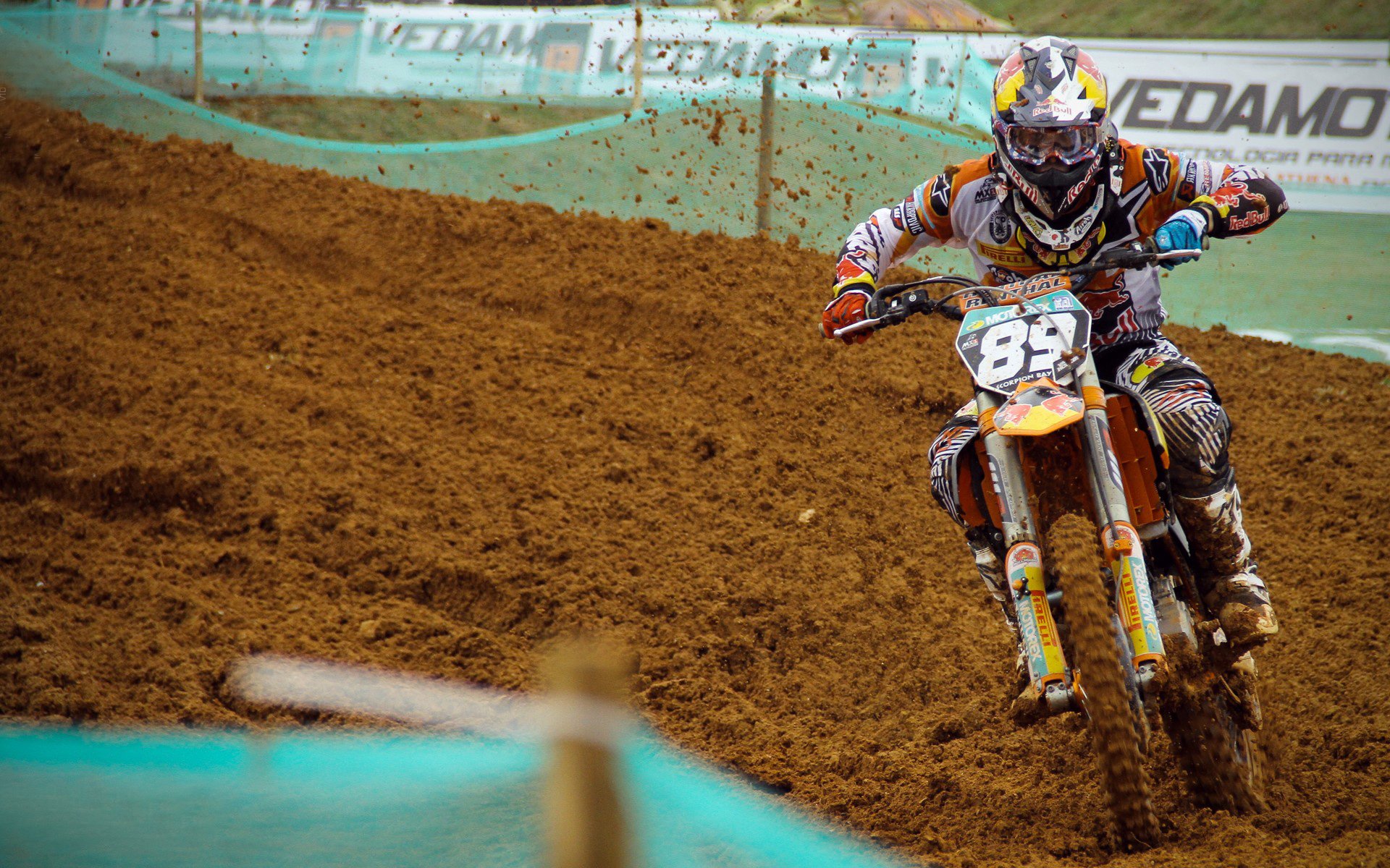 巴萨女足状态回暖，球队目标直指赛季三冠，巴萨女足全胜夺冠