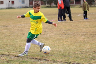 中国足球联赛推动足球文化深入社区，基于文化视角的中国足球发展困境与出路